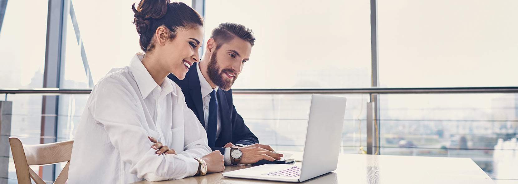 Titelbild Über uns Downloads